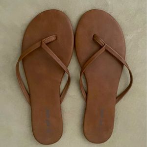 Wet seal every day flip flop sandals NWT